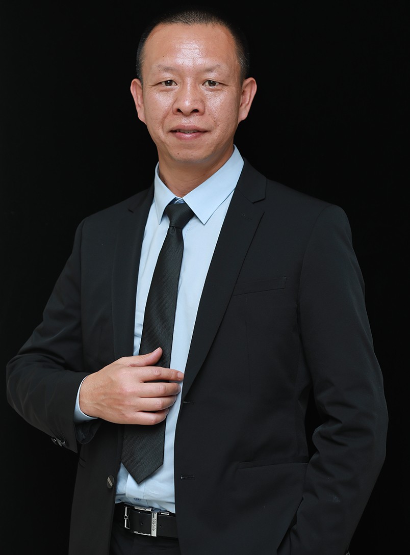 卢灿律师