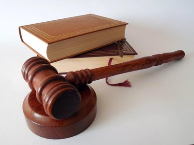 假冒律师伪造开庭传票骗取“鉴定费”等6万元上海三被告人获刑