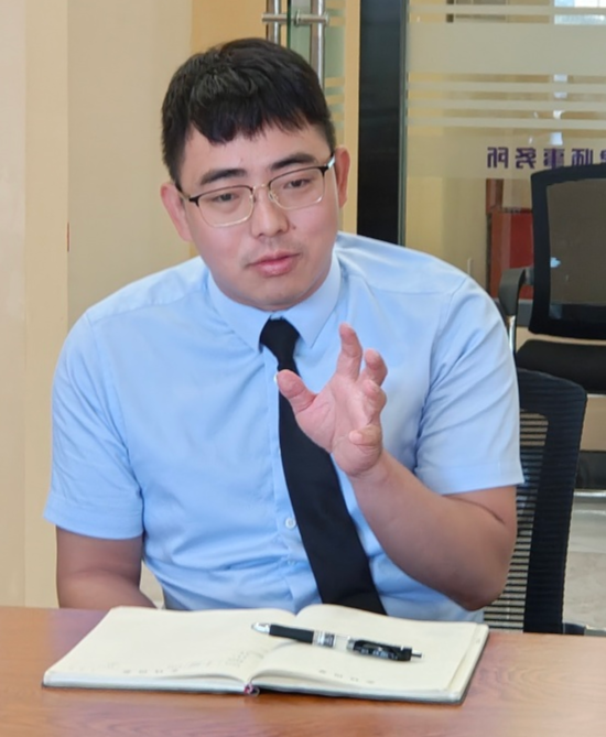 州司法局领导为两律所开展“三个规定”学习研讨会(图7) 1-230Z6153Q9434.png