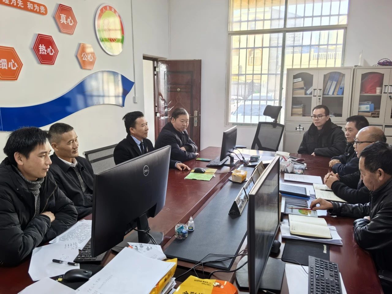 法律同行送温暖——天信所与市司法局联合开展新春慰问活动(图3) 1-240531094FU45.jpg