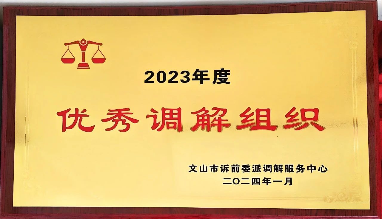 1-24053109503GC.jpg