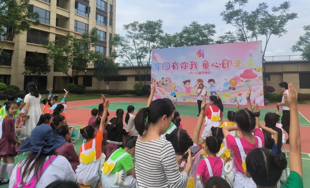 天信所携手大以古社区点亮六一普法星光(图2) 1-2406040TK24Z.jpg